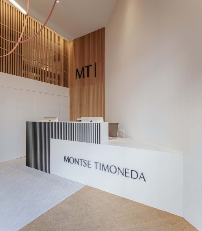 pide tu cita | clinica dental referente en Tarragona Montse Timoneda