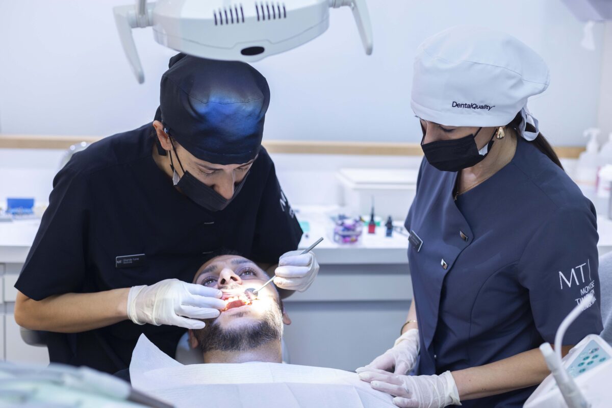 importantes modificar habitos | implantes dentales riesgos