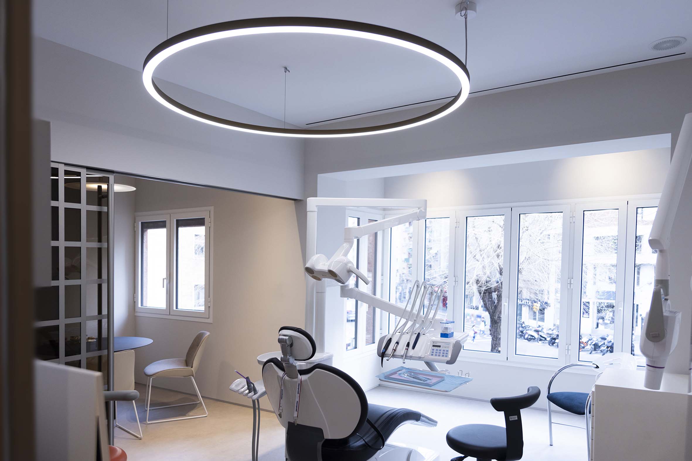 box de clinica dental Montse Timoneda | implantes dentales riesgos