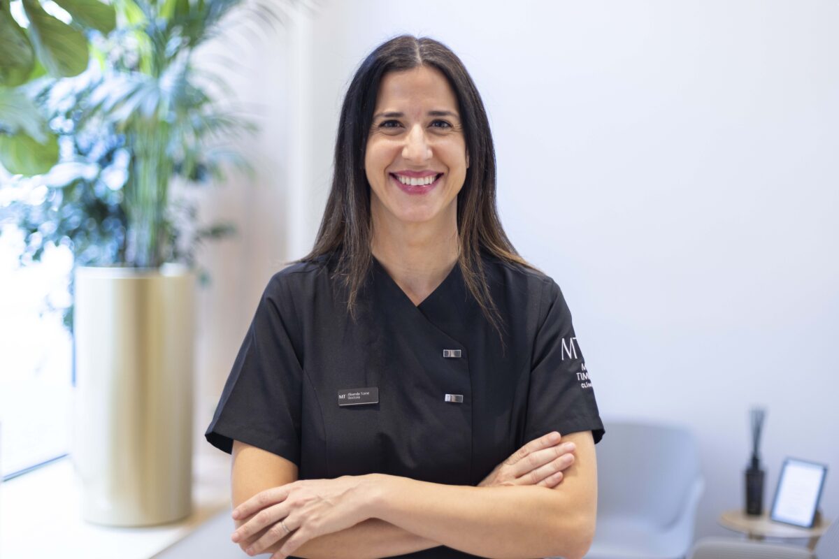 doctora Elisenda Torne de clinica dental Montse Timoneda | carilla dental