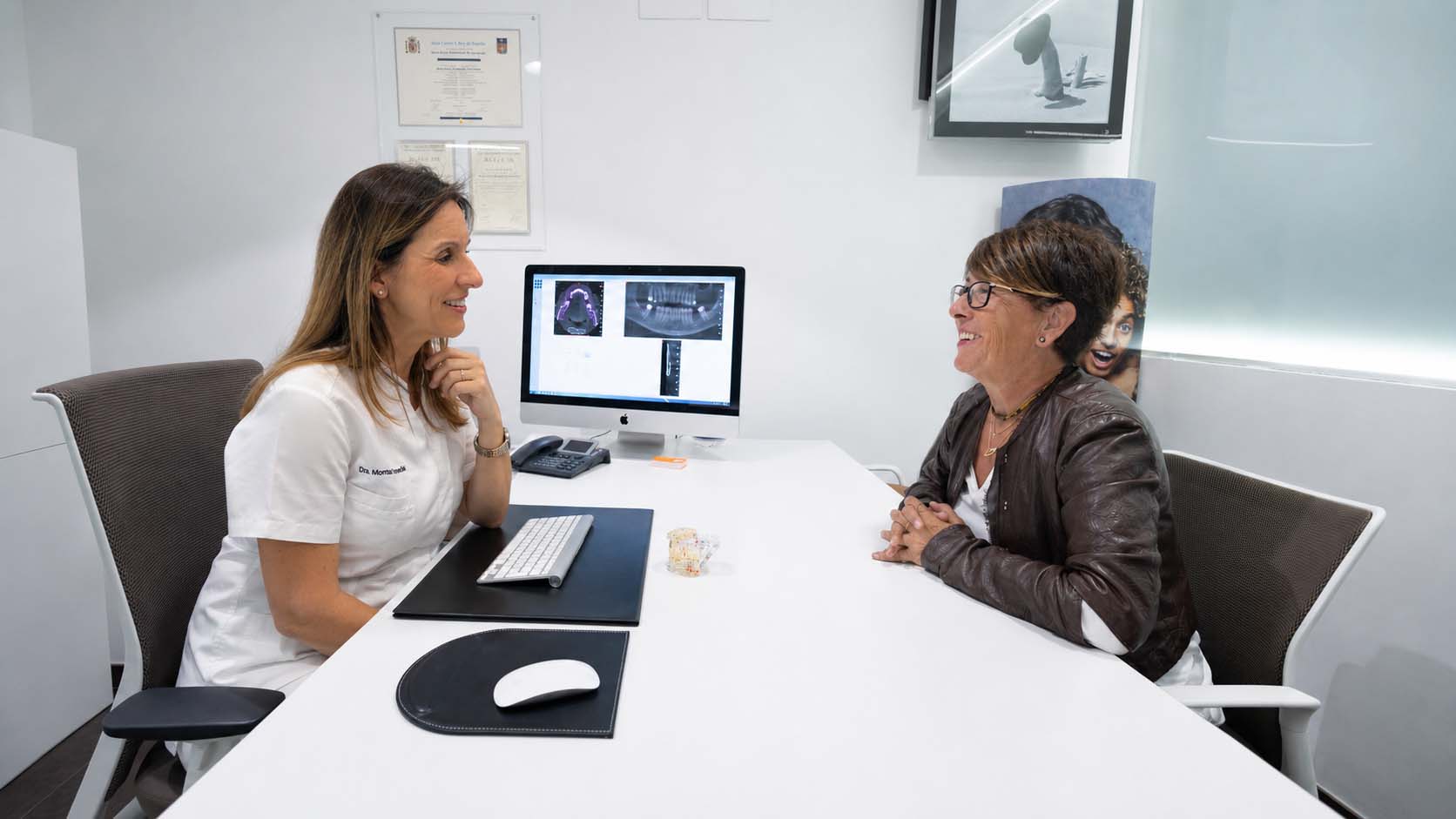 tratamiento de ortodoncia mas adecuado en tarragona| Brackets o Invisalign Descubre que tratamiento encaja mejor con tu sonrisa