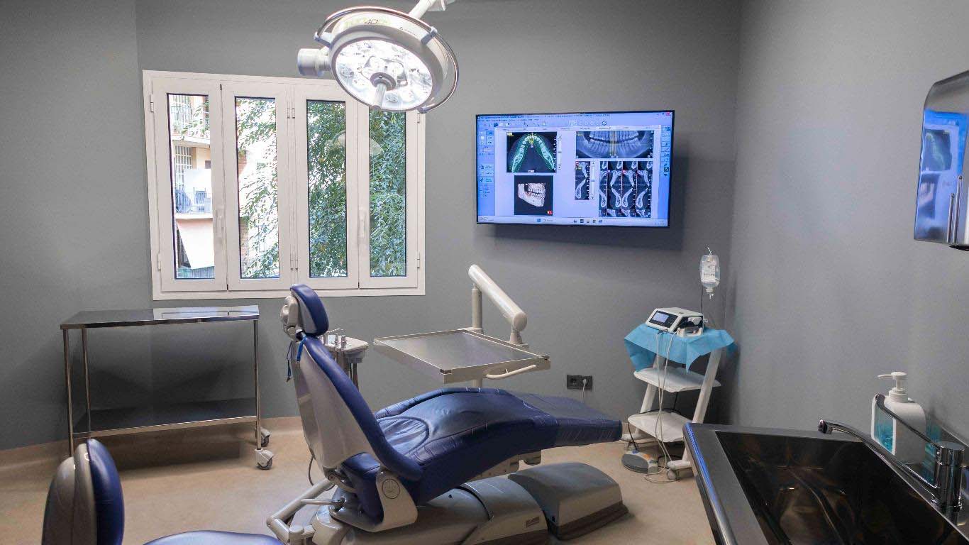 cuanto cuesta Invisalign en Tarragona y que incluye el tratamiento | Invisalign en Tarragona transforma tu sonrisa con una ortodoncia discreta y personalizada
