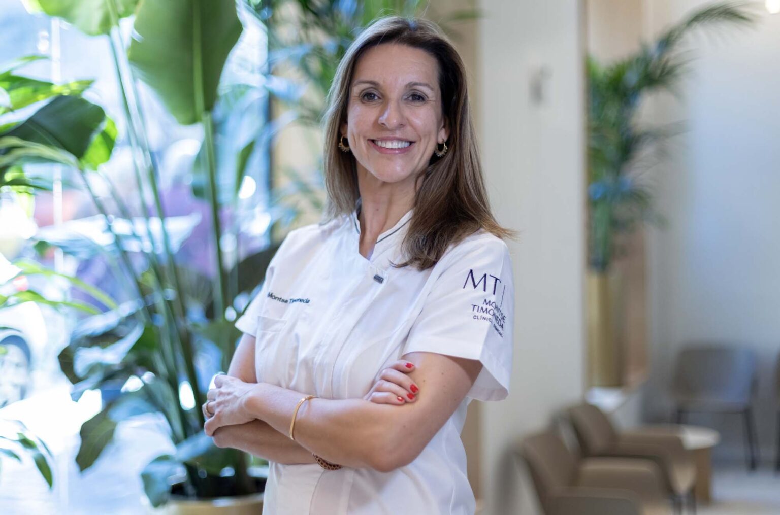 odontologa experta en implantes dentales en tarragona | All on 4 y All on 6 en Tarragona soluciones para recuperar toda la boca