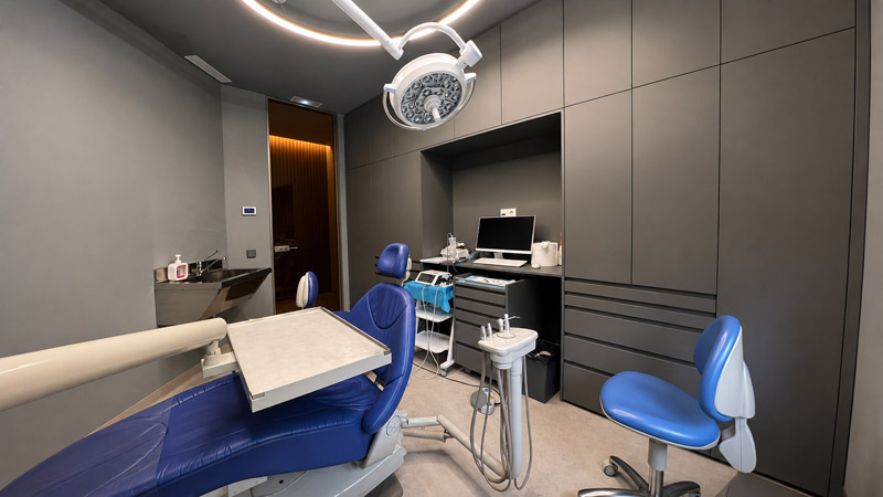 quirofano de clinica dental montse timoneda en tarragona