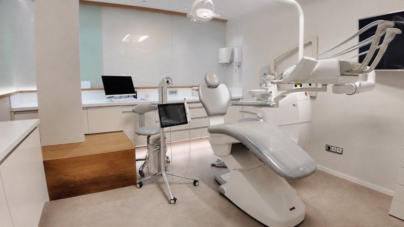 box de estetica dental para pacientes de tarragona | clinica dental montse timoneda