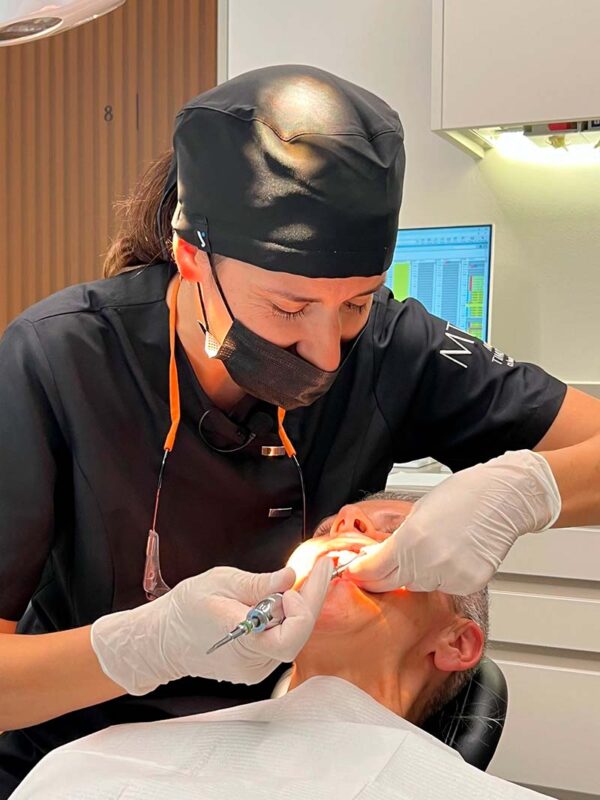 uso de composite para restauraciones esteticas | tratamiento de endodoncia en tarragona